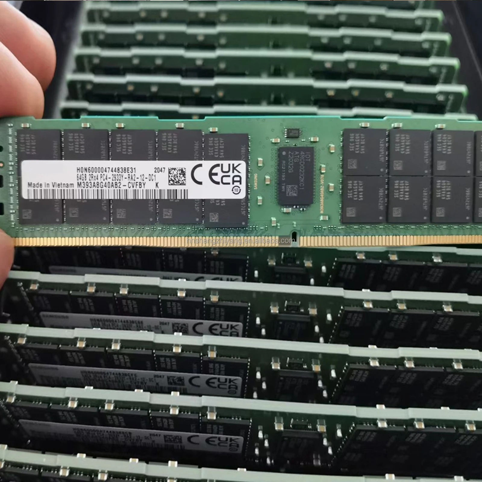 M393A8G40AB2-CWE 64GB DDR4 Pc4 - 64Gb Ddr4 Ecc Reg 3200Mhz のレビューと価格
